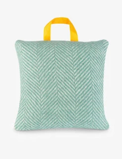 Top-handle Waterproof Wool Outdoor Cushion 30cm X 30cm